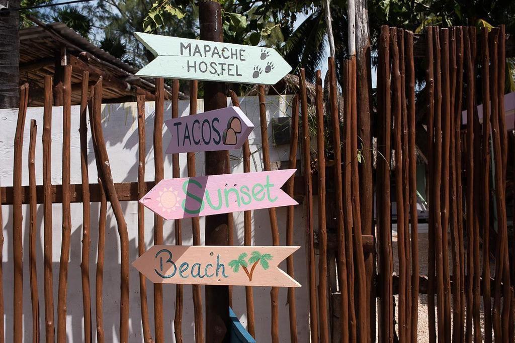 Mapache Hostel & Camping Isla Holbox Buitenkant foto