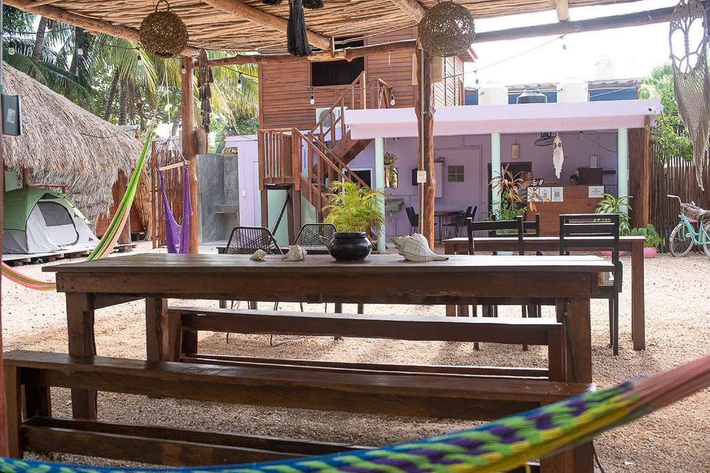 Mapache Hostel & Camping Isla Holbox Buitenkant foto