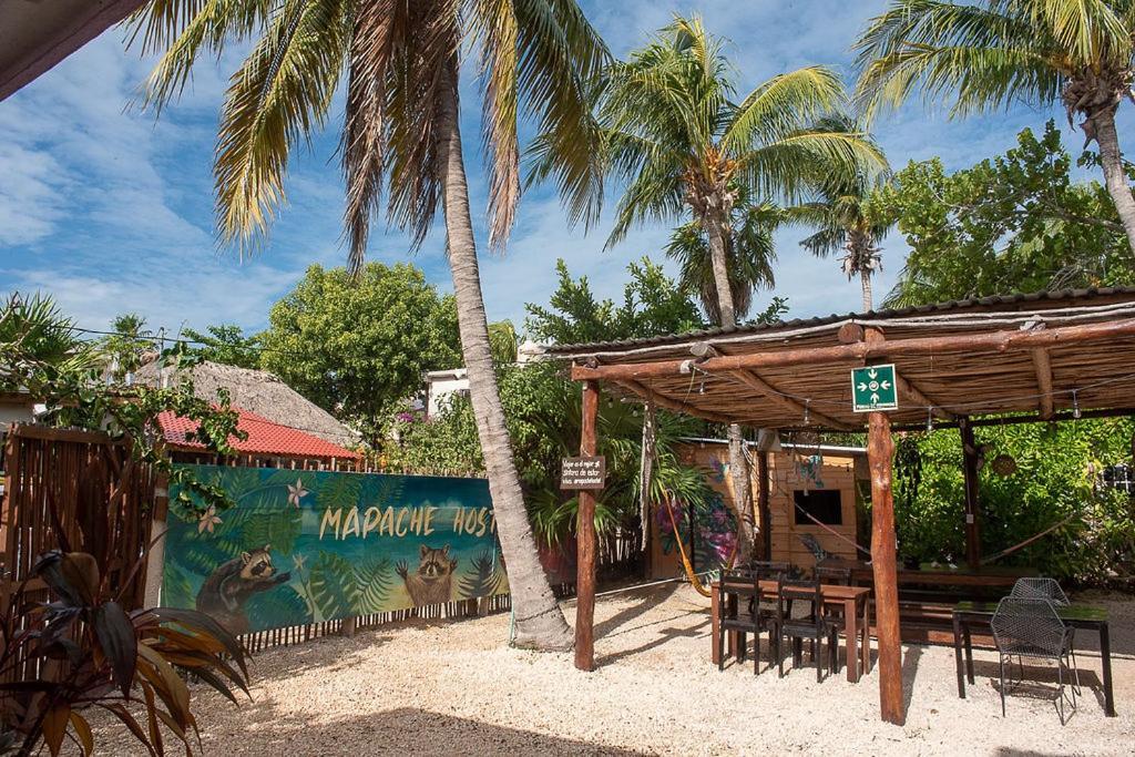 Mapache Hostel & Camping Isla Holbox Buitenkant foto